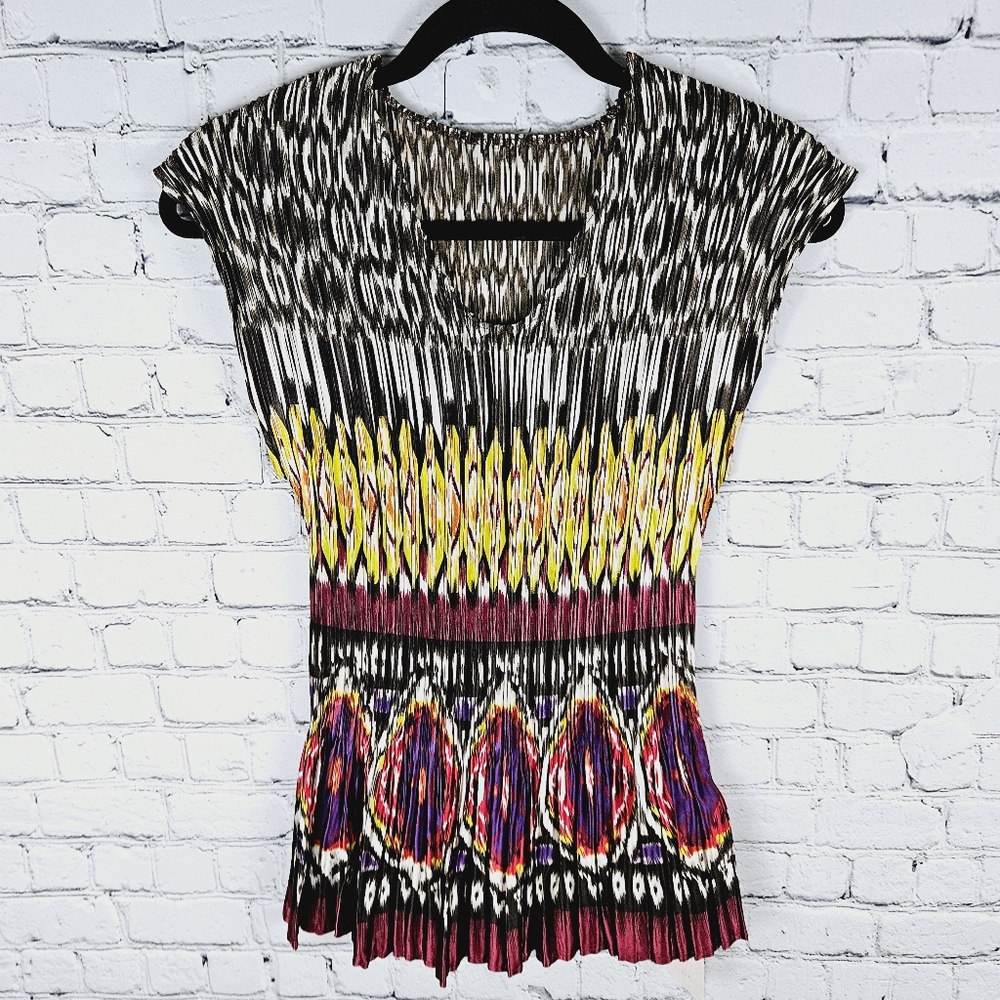 CHERIE BLISS | v-neck fit-&-flare accordion pleated stretch patterned blouse top
